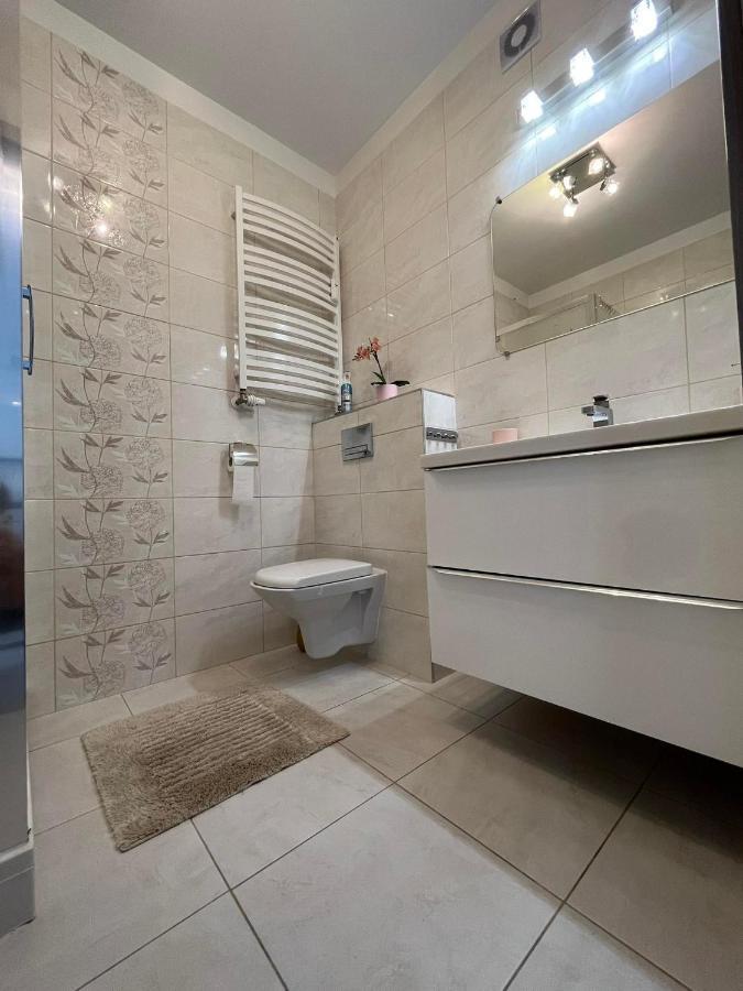 코워브제크 Apartament Premium Miodowy Dom 아파트 외부 사진